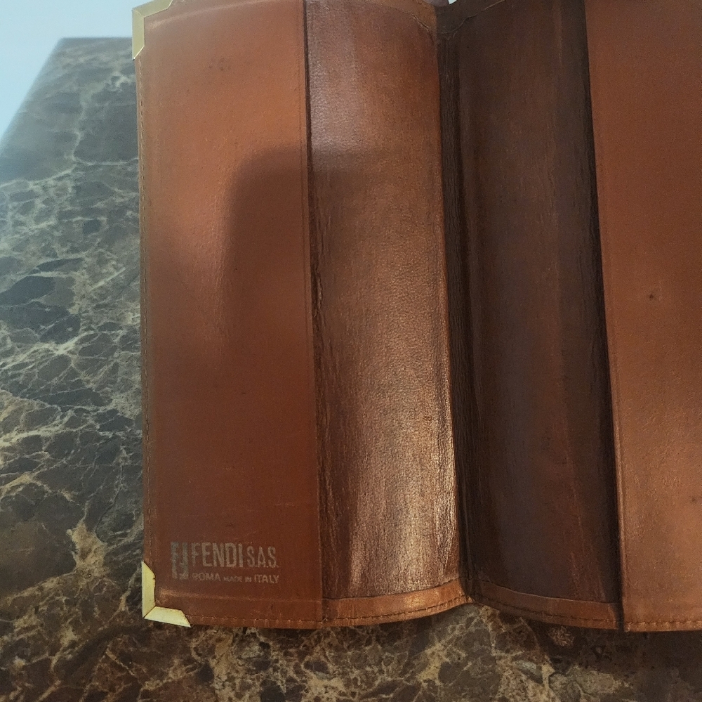 Fendi Green and Brown Wallets Luxurious Leather Collection - Picture 7 of 10